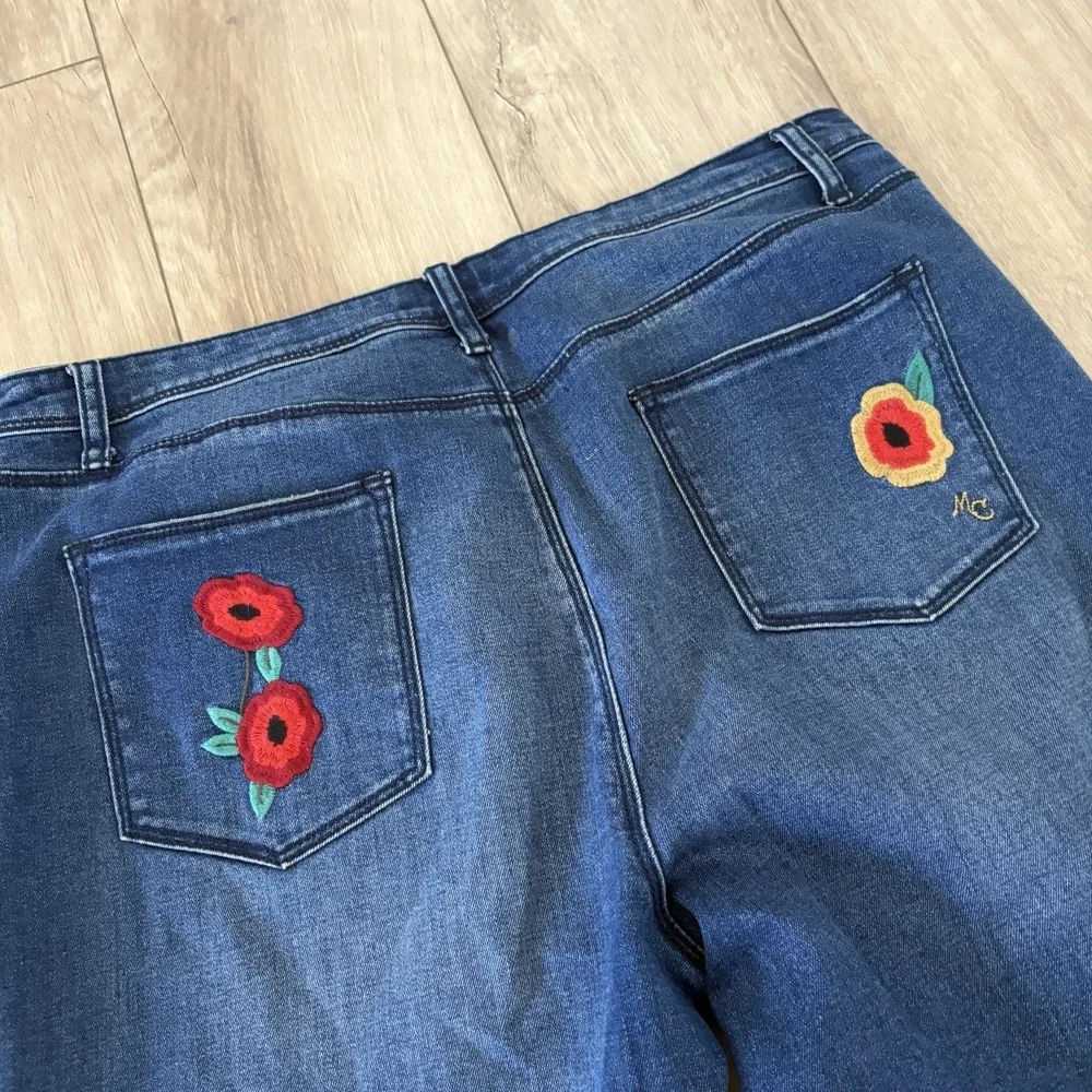 ModCloth Embroidered Button-Fly Flare Jeans Women's Size XL Pintuck Pleating